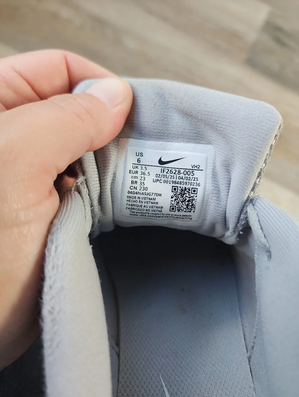 Nike Airmax Kids' Gray Mesh Sneakers with Mint Swoosh Size 6 Big Girls